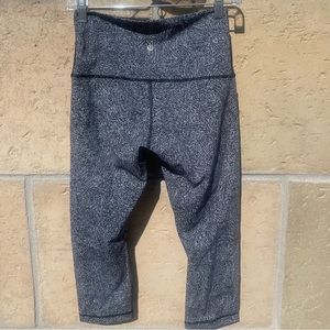 Lululemon wunder under high rise crops size 8